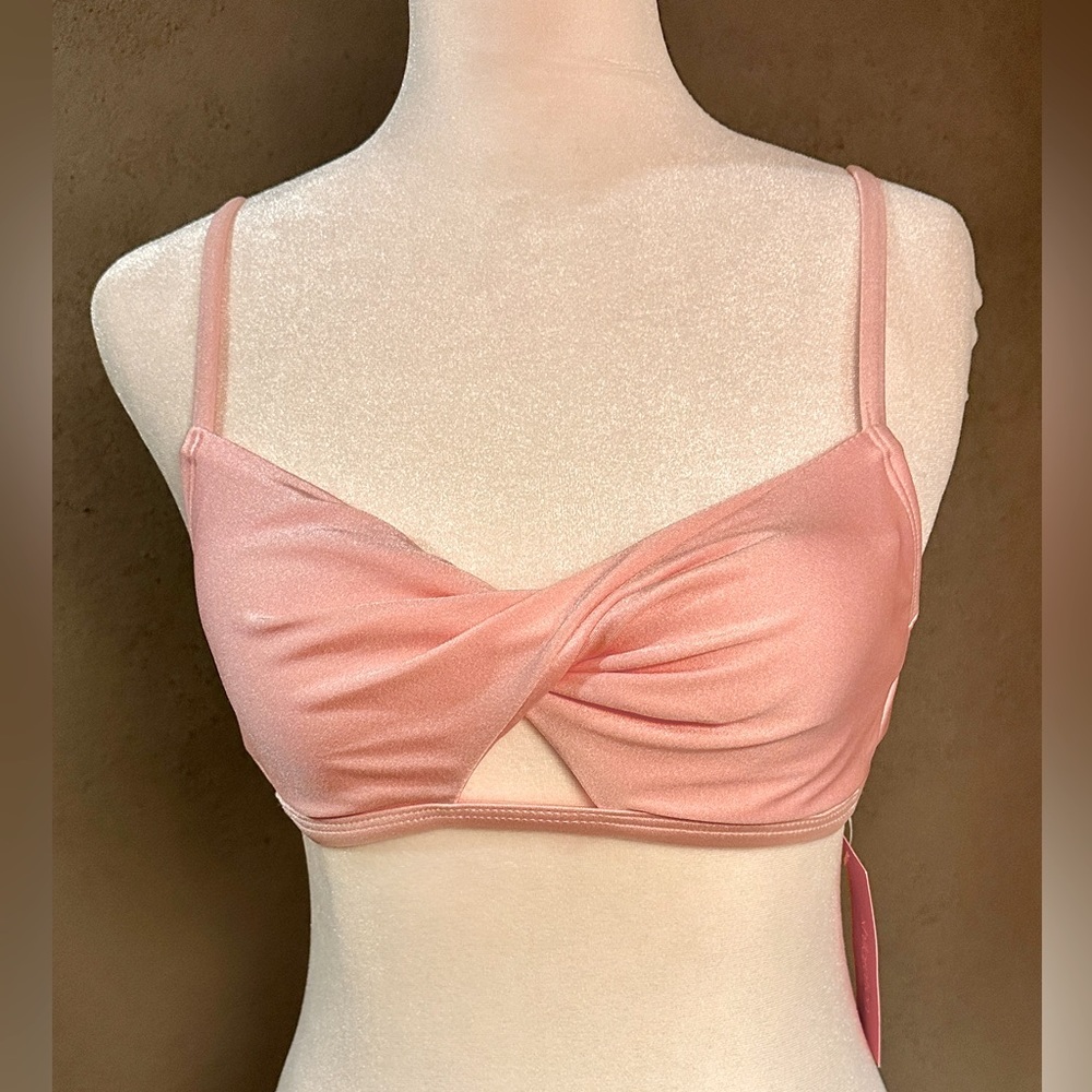 Pink bikini top NWT, size S, adjustable straps and removable pads